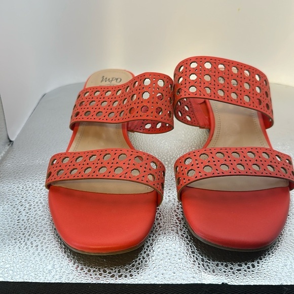 Size 10 medium sandals, beautiful dark peach color. Man-made material. IMPO​​ - Picture 1 of 12